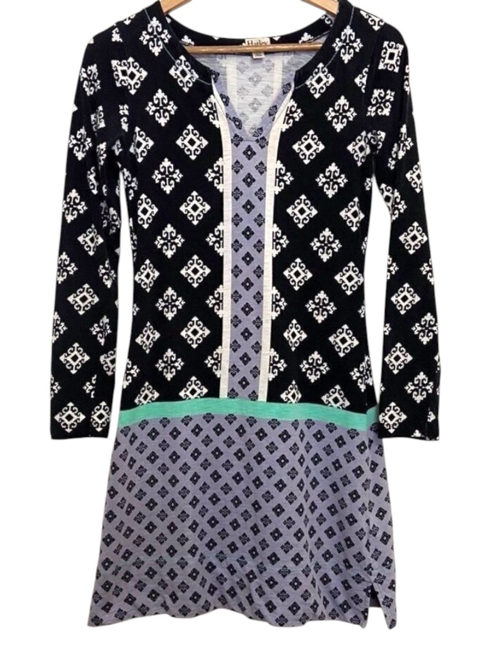 Hatley 100% cotton knit dress v neck black aqua lilac white pattern XS elegant